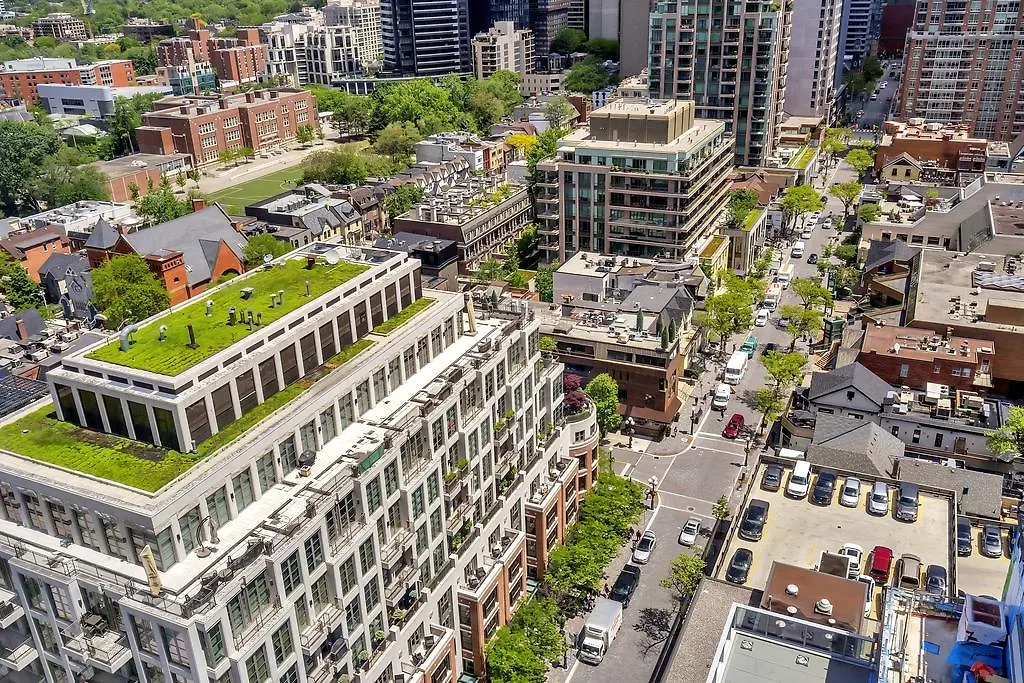 Apartment Enchantment In Yorkville Toronto