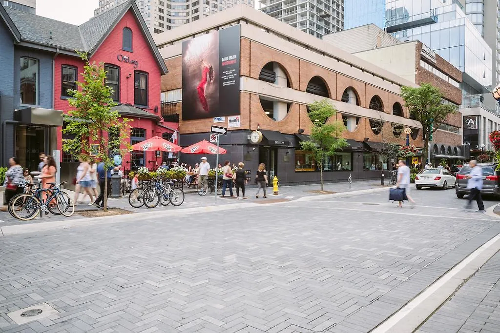 Enchantment In Yorkville Toronto 0*,